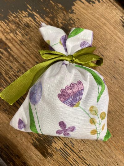 Ovetti al latte confettati ripiene di crema di nocciola e cereali - 170g